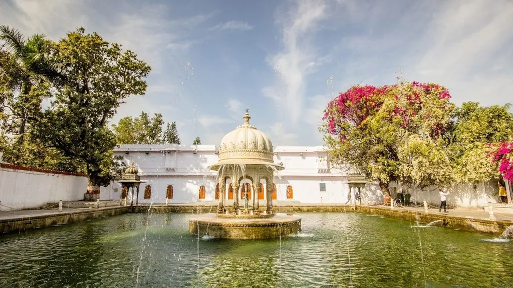 Fountains and pavilions at Saheliyon-ki-Bari garden, Udaipur
